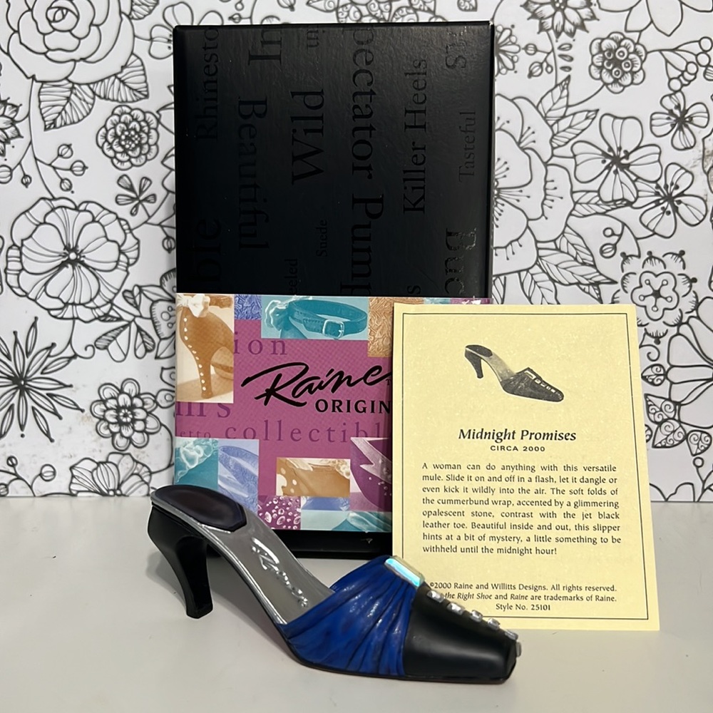 Just the Right Shoe " Midnight Promises" #25101 (2000) Miniature Shoe